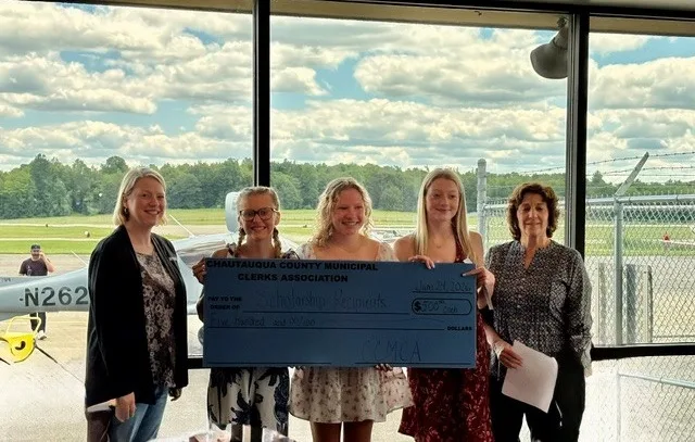 Clerks Association awards scholarships
